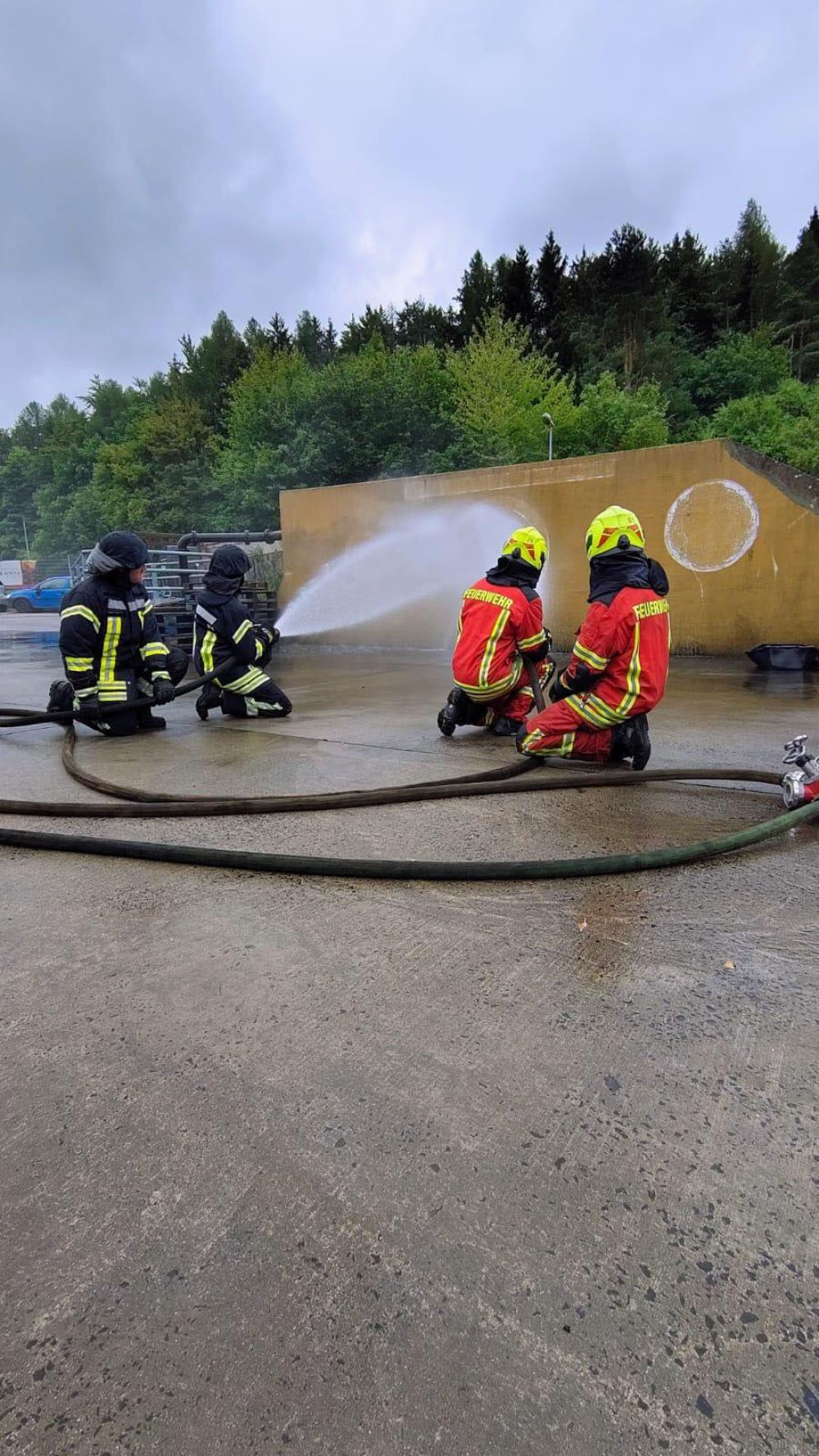 Feuerwehrleute löschen Ziele